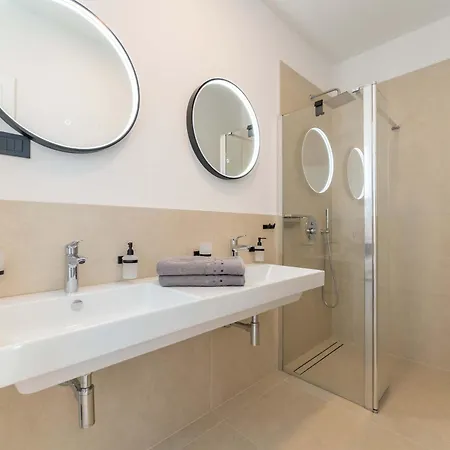 Fiducia - Modern Close To Porec *